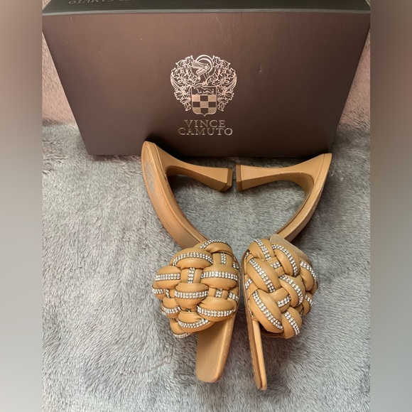 Rayley slide sandal from Vince Camuto. - Picture 6 of 11